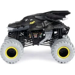 Monster Jam 1:24 Series 19 Batman -TOYS'N'TUCK SALE 56719 8233260f e7d0 43bb b5b1 9f9585a59b100